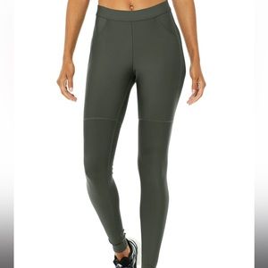 ALO Yoga High-Waist 4 Pocket Utility Legging (Dark Cactus, Medium)